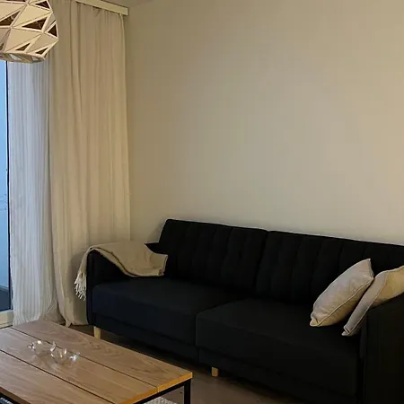 Casa Emerald, Laadukas Kaksio Saunalla, Sisaekautta Ostoskeskukseen, Wifi, 280 Metriae Juna Ja Bussiasemalle Διαμέρισμα Kajaani