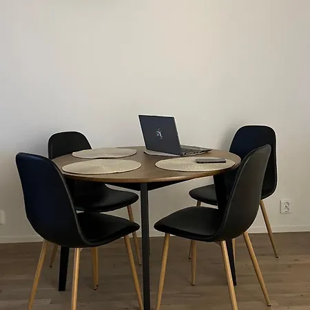 Casa Emerald, Laadukas Kaksio Saunalla, Sisaekautta Ostoskeskukseen, Wifi, 280 Metriae Juna Ja Bussiasemalle Kajaani