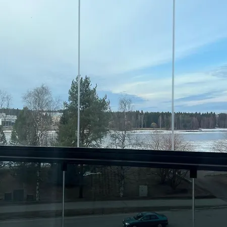 Apartment Casa Emerald, Laadukas Kaksio Saunalla, Sisaekautta Ostoskeskukseen, Wifi, 280 Metriae Juna Ja Bussiasemalle Kajaani